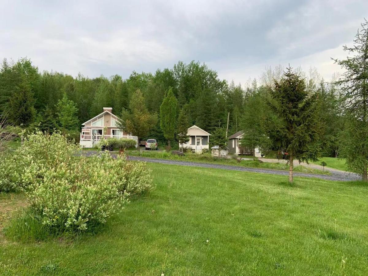 Motel & Chalets --Shefford-Waterloo- Habitation Forest Dış mekan fotoğraf