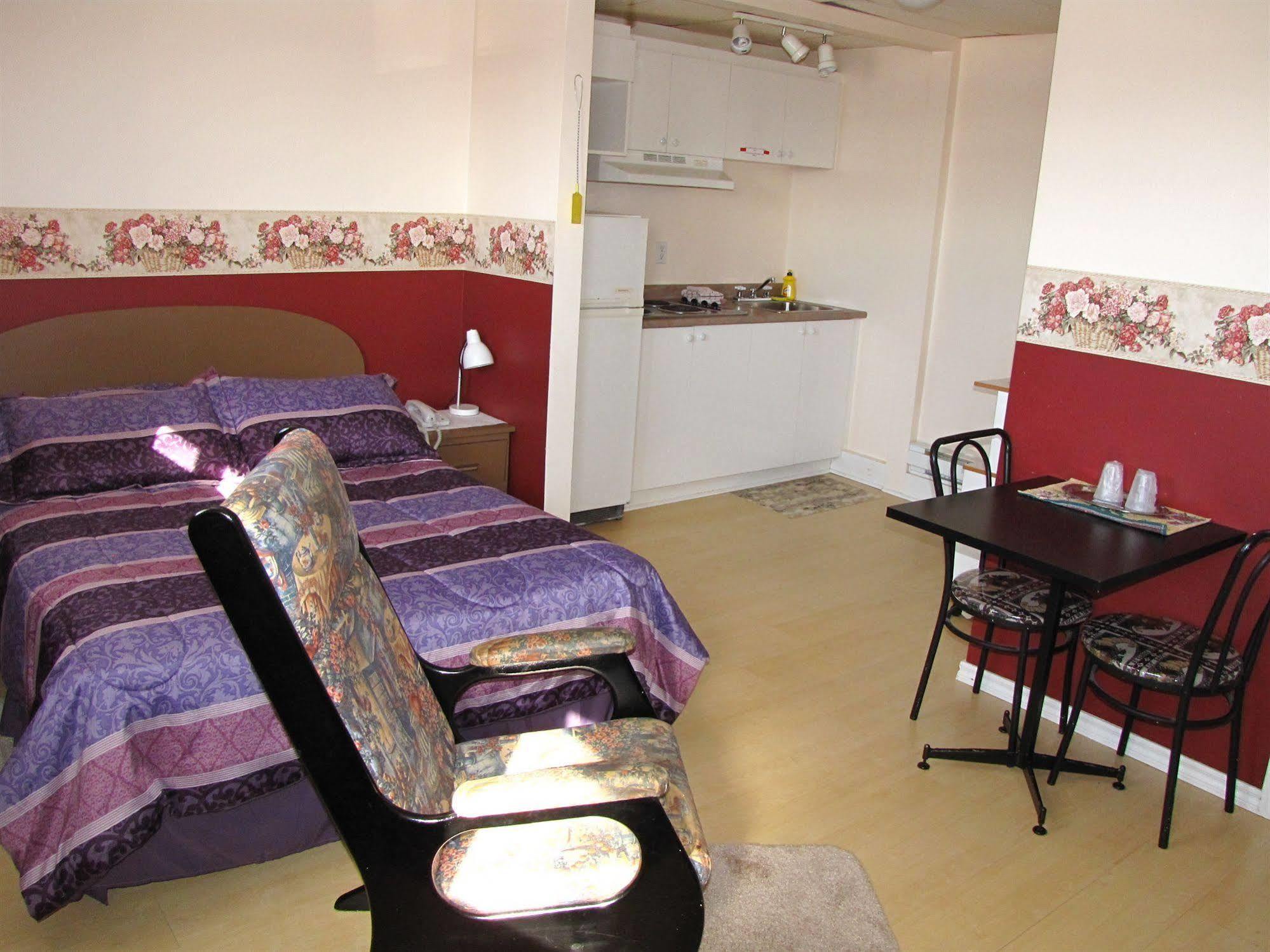 Motel & Chalets --Shefford-Waterloo- Habitation Forest Dış mekan fotoğraf